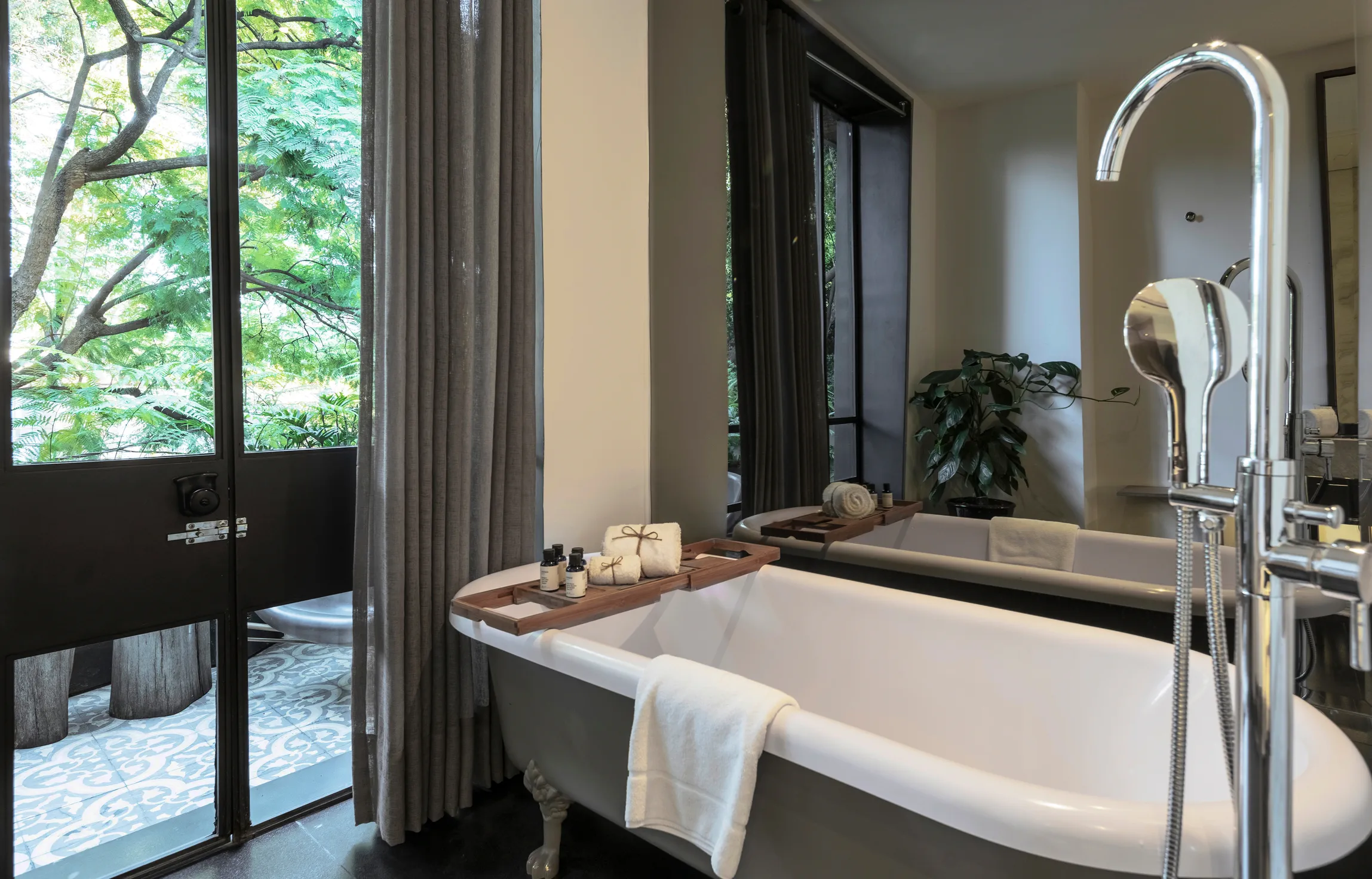 OUEST Junior Suite